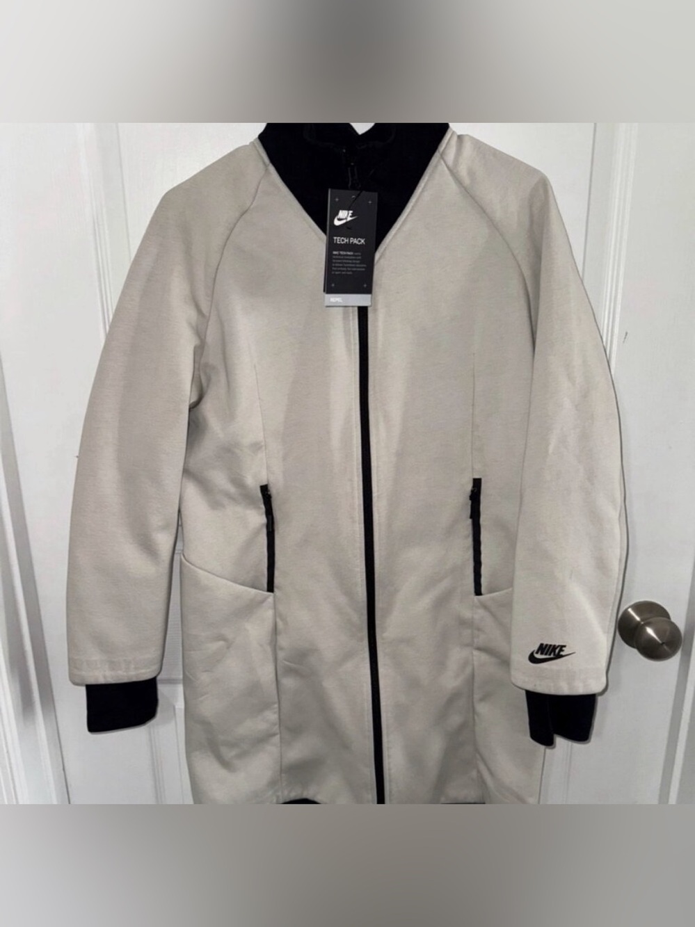 Nike Sportswear Tech Pack Woven Jacket White & Black Small